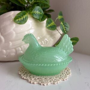 IMPORT Jade Hen On Nest!